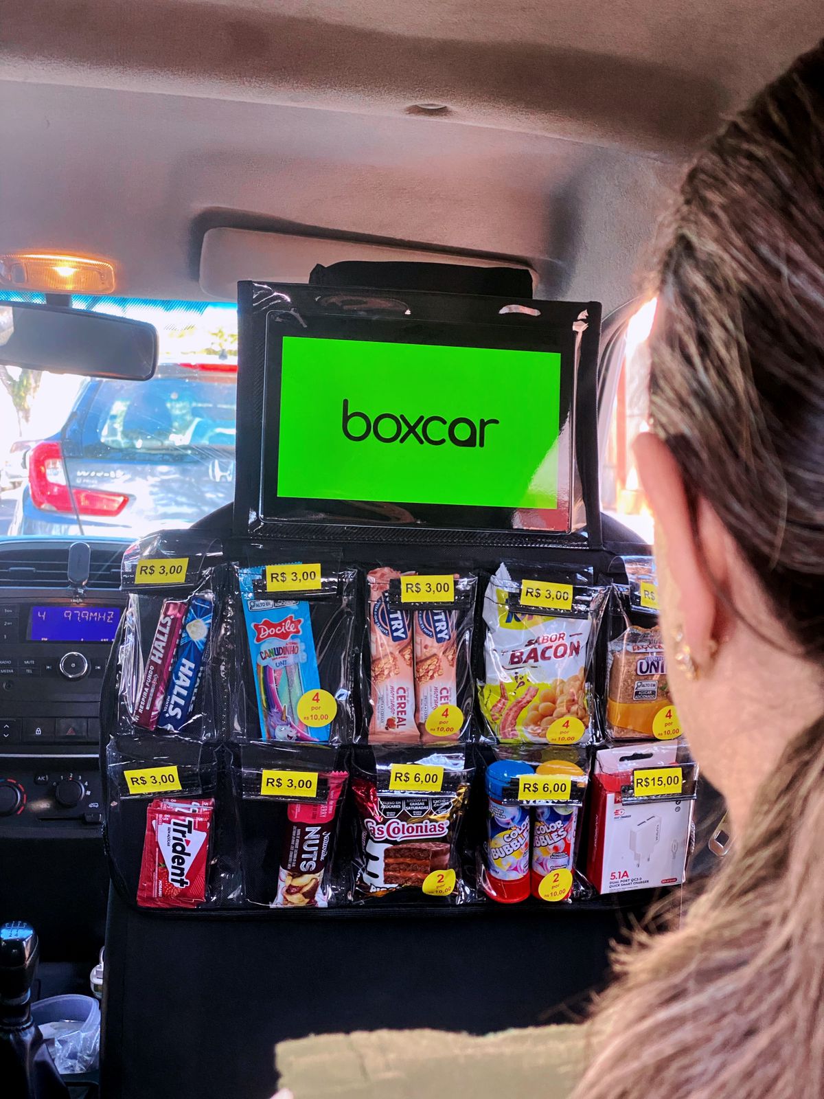 Carro com propaganda Boxcar